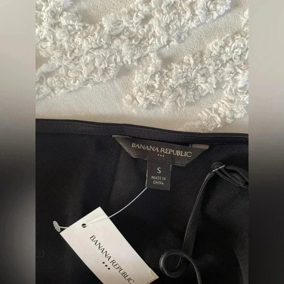 Banana Republic Silky Cowl-Neck Camisole - Picture 4 of 9